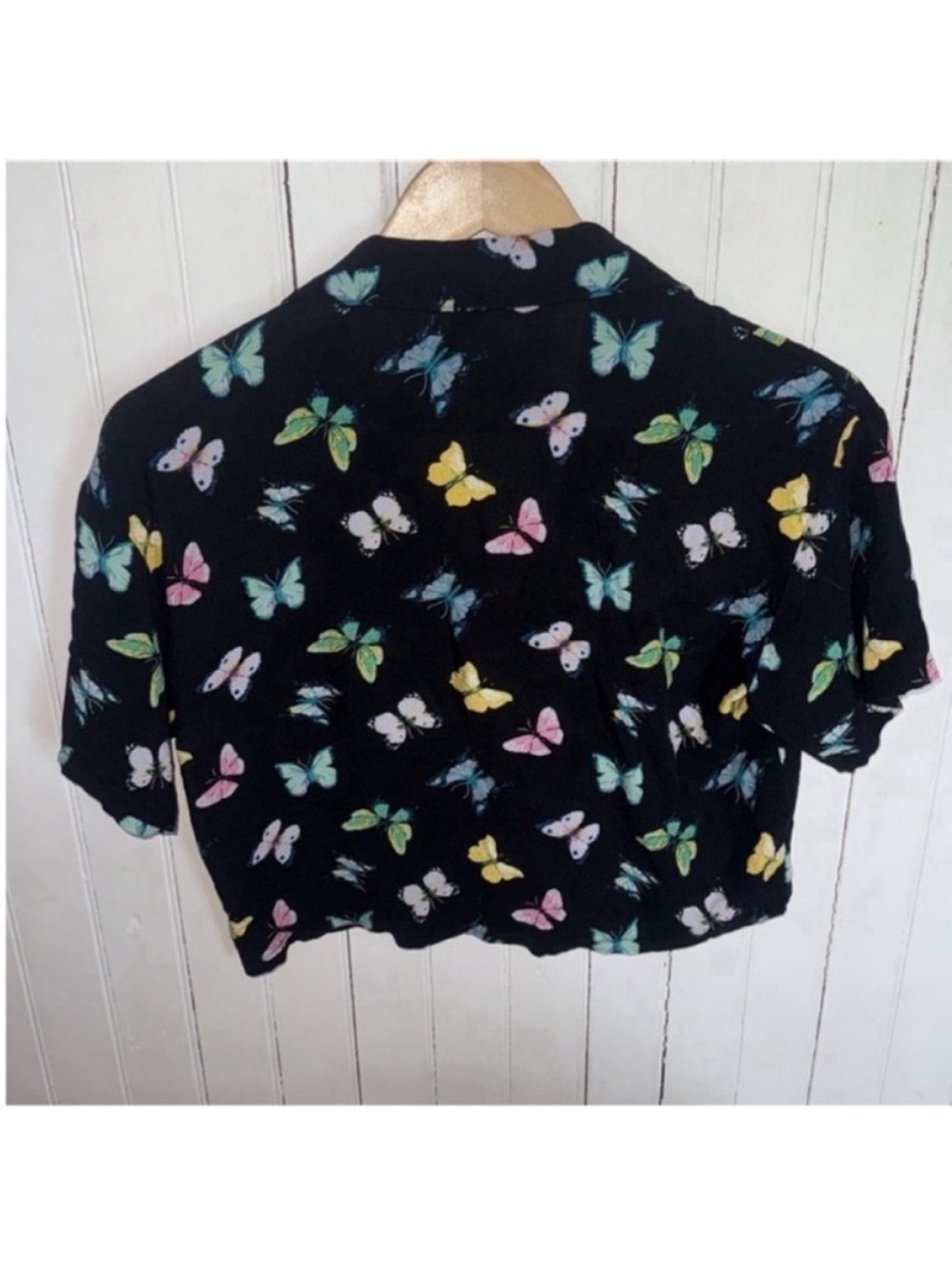Forever 21 Cropped Button-Up Butterfly Print Top Black Size S - Picture 6 of 6
